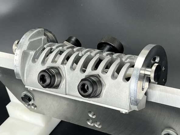 Manual honing device